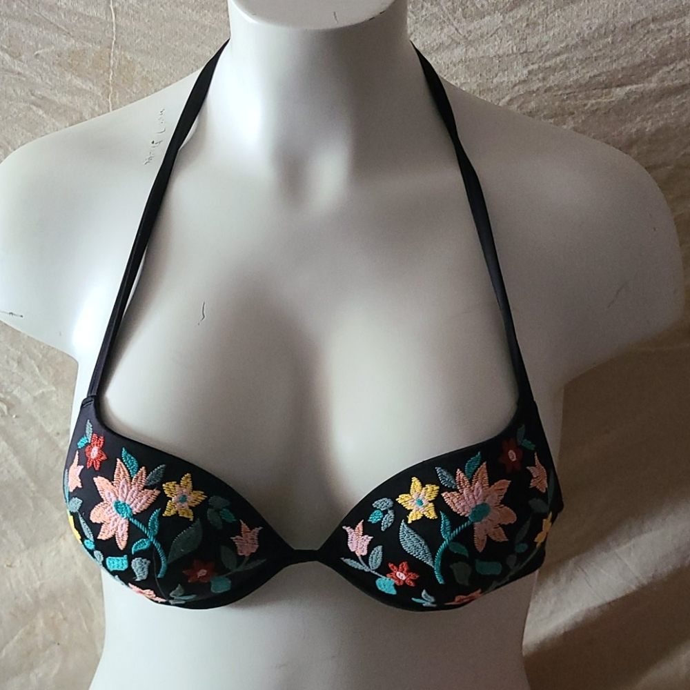 Swimsuit bikini top